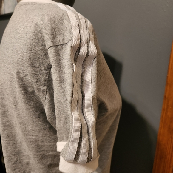 Retro Adidas retro 70's racing stripe shoulders tshirt crew ringer collar - Picture 5 of 5